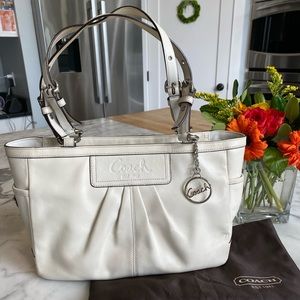 Coach Leather F13759 East West Gallery Shoulder Bag